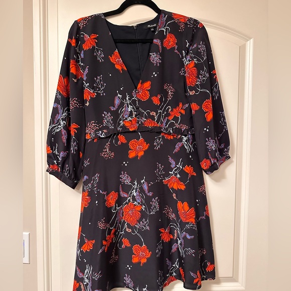 Madewell dress, Silk,, fully lined, size 2, fits like a 4. - Picture 4 of 4